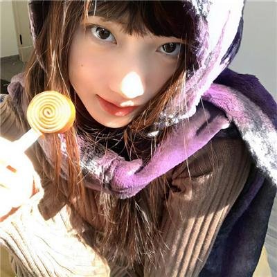 触碰的双手